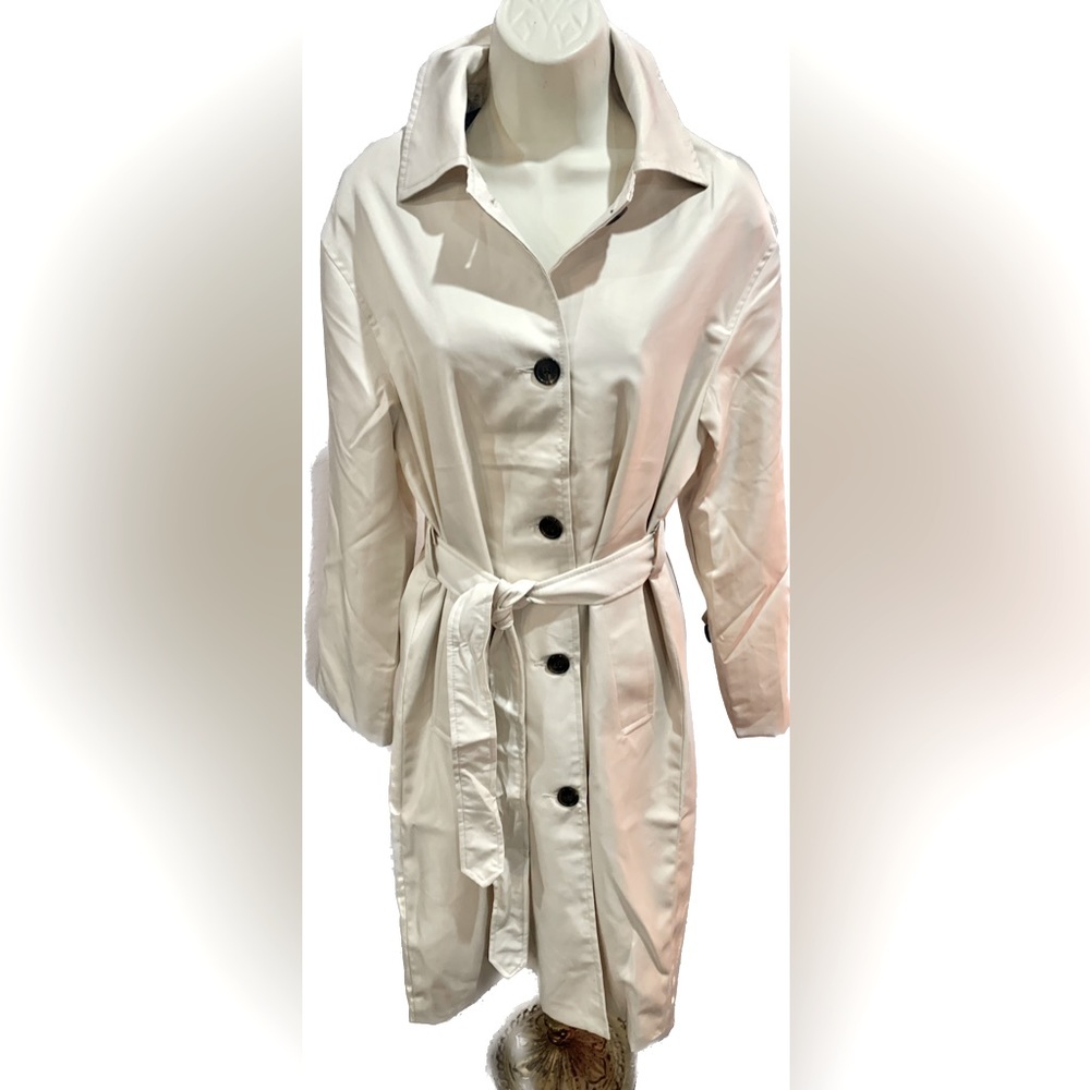 NWT Cream Belted Rain Coat Trench Brown Buttons Women’s Size‎ Large